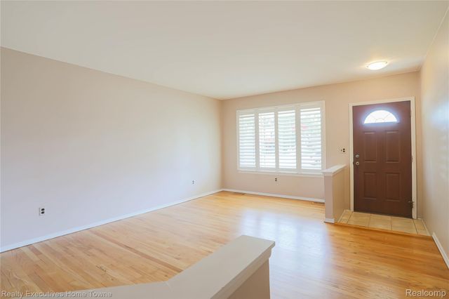 33829 Kennedy Drive, Sterling Heights, MI 48310