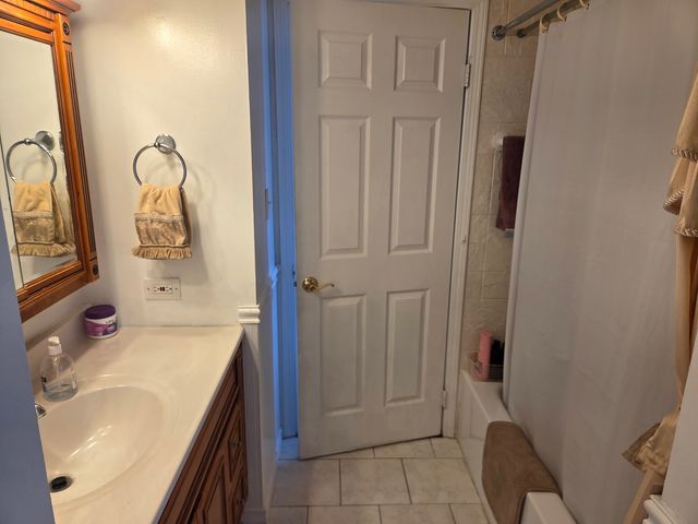 1866 Wellington Place, Hoffman Estates, IL 60169