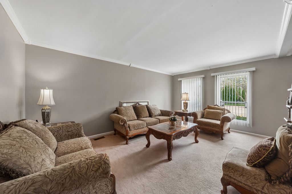 1866 Wellington Place, Hoffman Estates, IL 60169 — photo 4