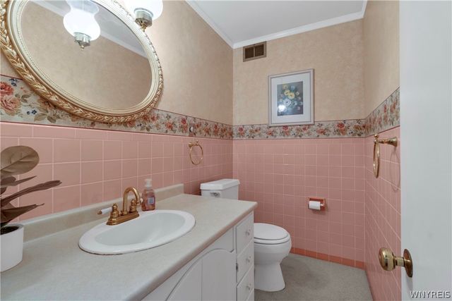 3021 Walbridge Drive, Hamburg, NY 14075