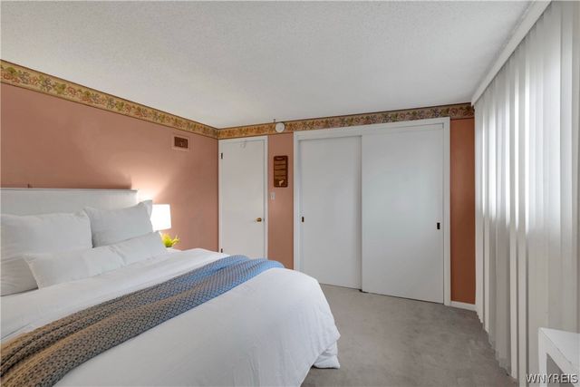 3021 Walbridge Drive, Hamburg, NY 14075