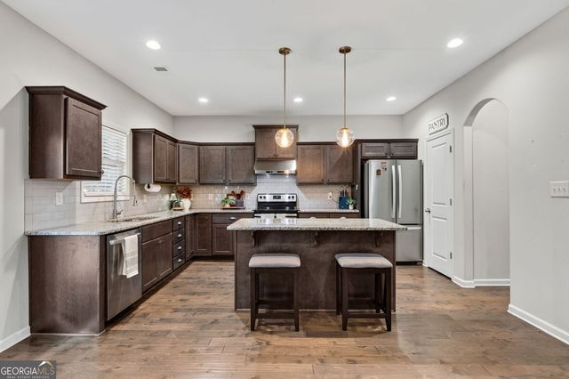 217 Cliffhaven Circle, Newnan, GA 30263