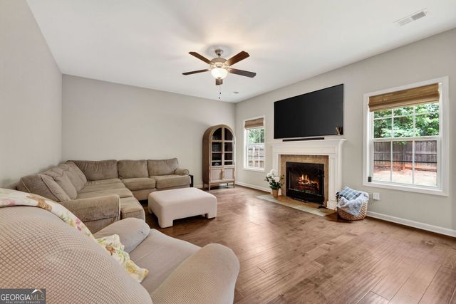 217 Cliffhaven Circle, Newnan, GA 30263