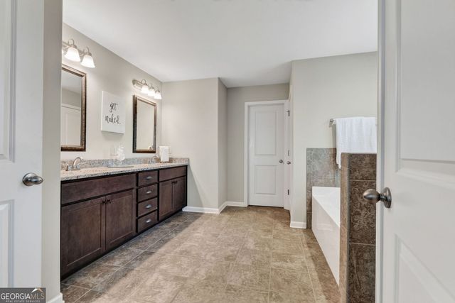 217 Cliffhaven Circle, Newnan, GA 30263