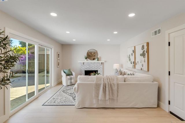 5436 Charlotte Way, Livermore, CA 94550