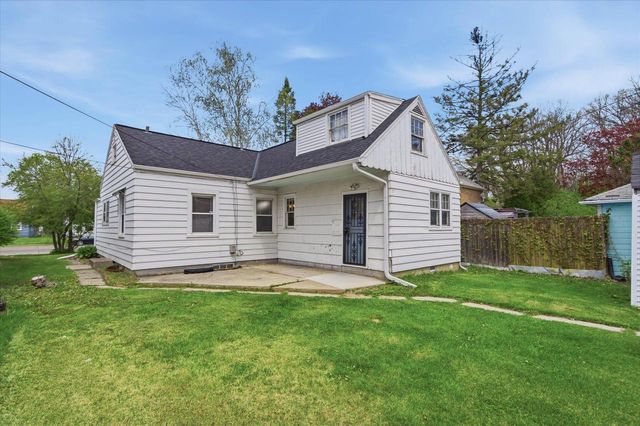 2709 Villard AVENUE, Milwaukee, WI 53209