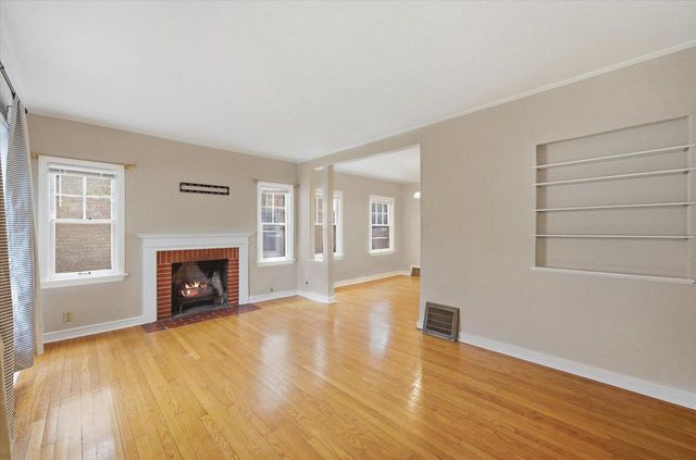 2709 Villard AVENUE, Milwaukee, WI 53209