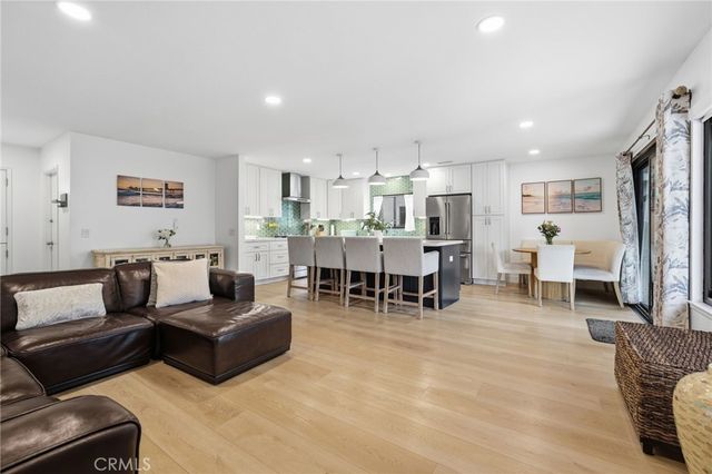 21551 Kanakoa Lane, Huntington Beach, CA 92646