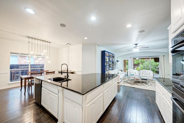 518 Victoria DR, Cedar Park, TX 78613