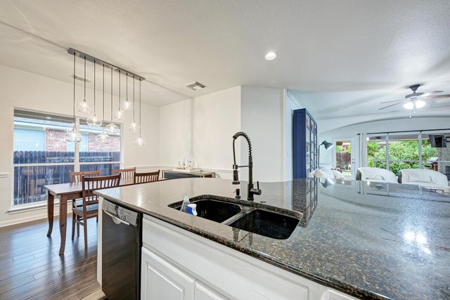 518 Victoria DR, Cedar Park, TX 78613