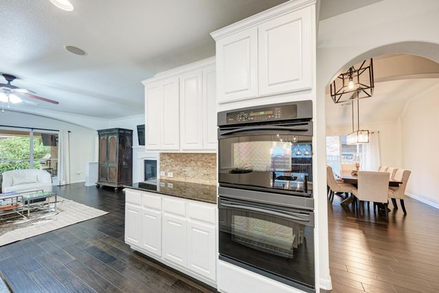 518 Victoria DR, Cedar Park, TX 78613