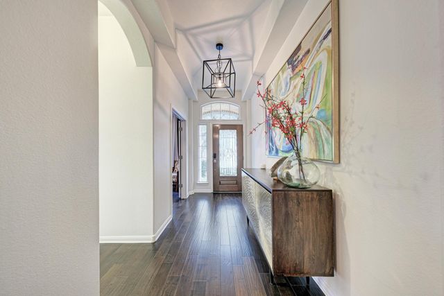 518 Victoria DR, Cedar Park, TX 78613