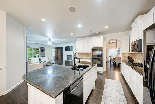 518 Victoria DR, Cedar Park, TX 78613