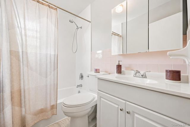 64 W. Sneden Place 64, Spring Valley, NY 10977