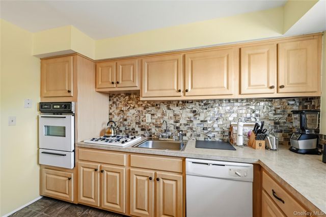 64 W. Sneden Place 64, Spring Valley, NY 10977