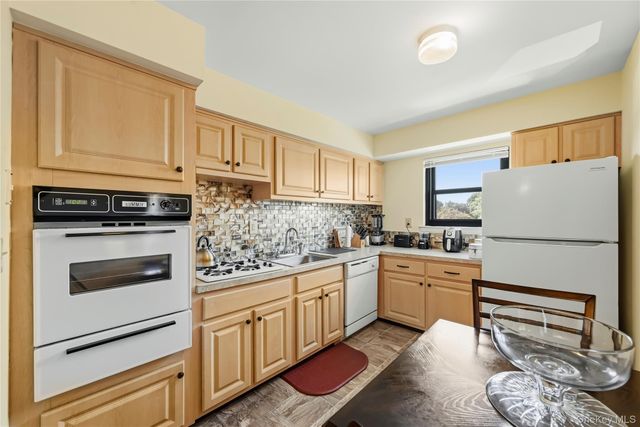 64 W. Sneden Place 64, Spring Valley, NY 10977
