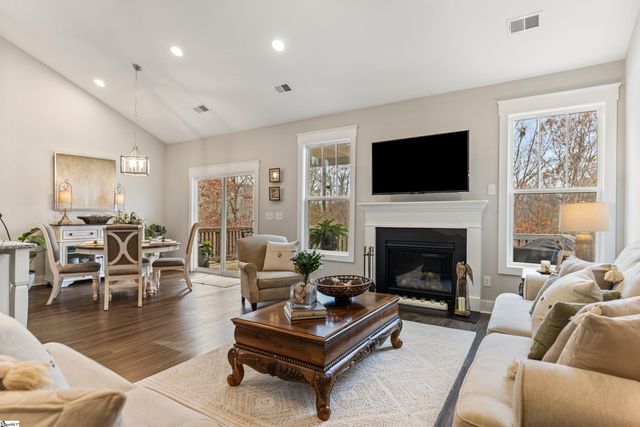 605 Longfellow Way, Simpsonville, SC 29681