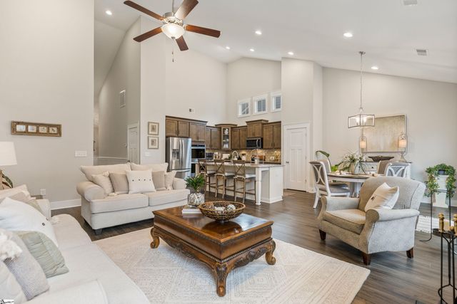 605 Longfellow Way, Simpsonville, SC 29681