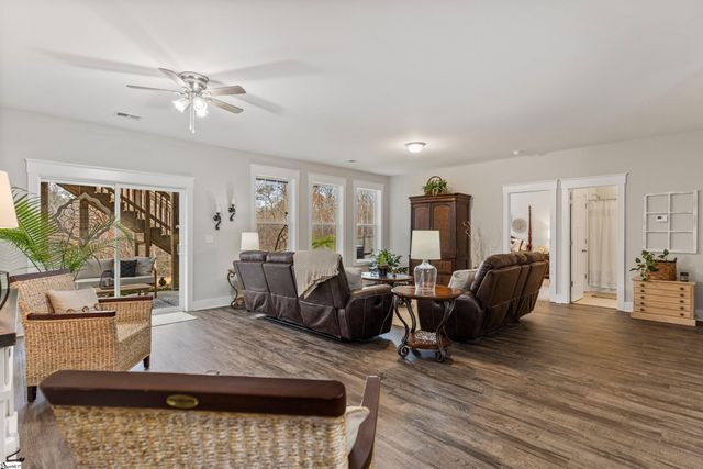 605 Longfellow Way, Simpsonville, SC 29681