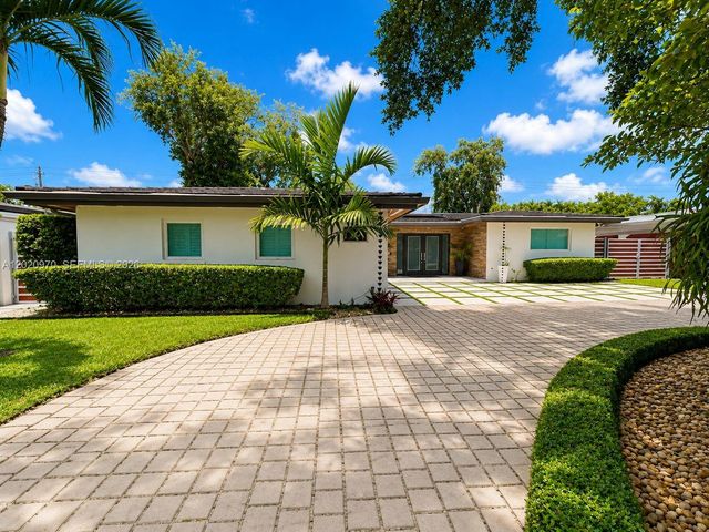95 Shore Dr W, Miami, FL 33133