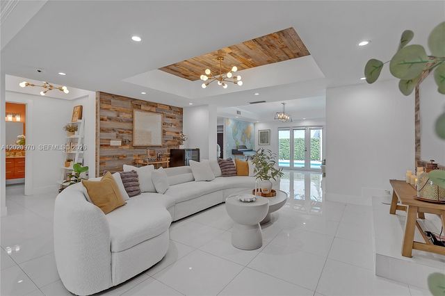 95 Shore Dr W, Miami, FL 33133