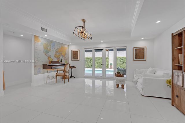 95 Shore Dr W, Miami, FL 33133