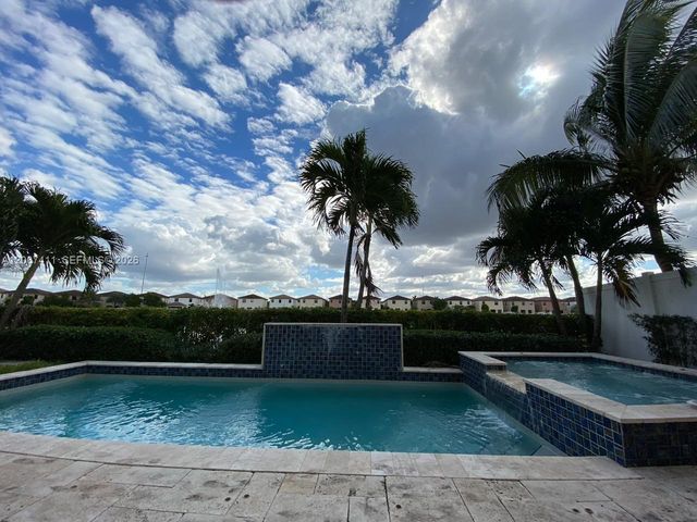8843 W 34th Avenue, Hialeah, FL 33018
