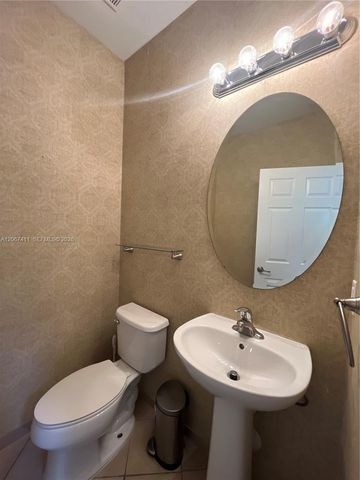 8843 W 34th Avenue, Hialeah, FL 33018