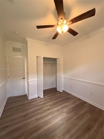 8843 W 34th Avenue, Hialeah, FL 33018