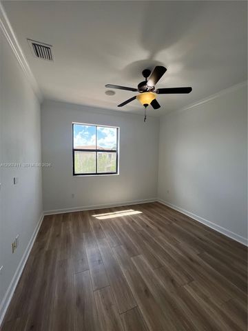 8843 W 34th Avenue, Hialeah, FL 33018