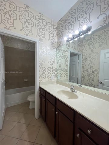 8843 W 34th Avenue, Hialeah, FL 33018