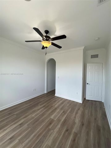 8843 W 34th Avenue, Hialeah, FL 33018