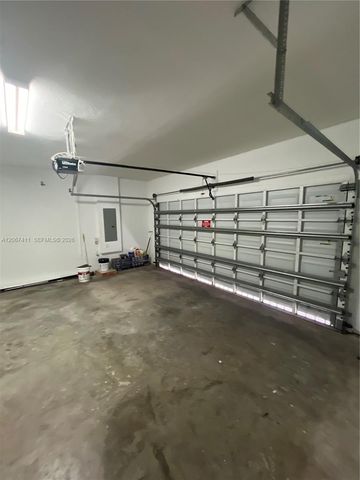 8843 W 34th Avenue, Hialeah, FL 33018
