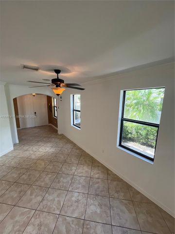 8843 W 34th Avenue, Hialeah, FL 33018