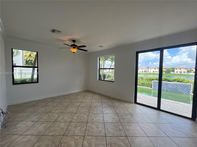 8843 W 34th Avenue, Hialeah, FL 33018