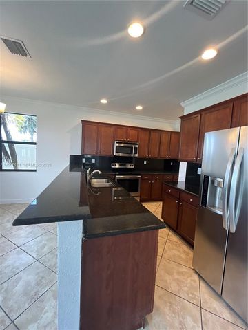 8843 W 34th Avenue, Hialeah, FL 33018