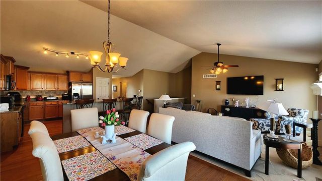 9816 N Stark Avenue, Kansas City, MO 64157