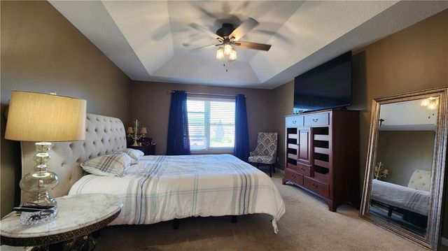 9816 N Stark Avenue, Kansas City, MO 64157