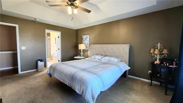 9816 N Stark Avenue, Kansas City, MO 64157