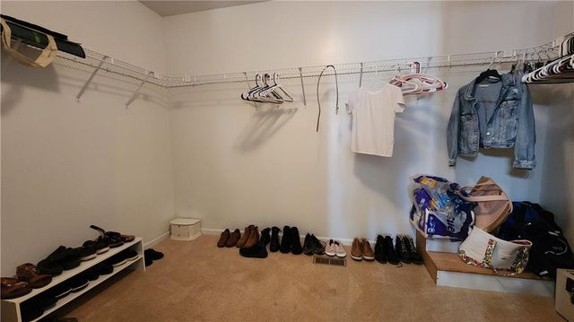 9816 N Stark Avenue, Kansas City, MO 64157