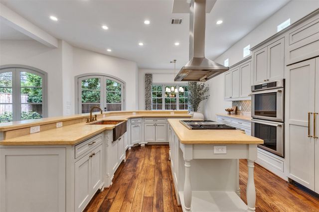 2721 Cason Street, West University Place, TX 77005