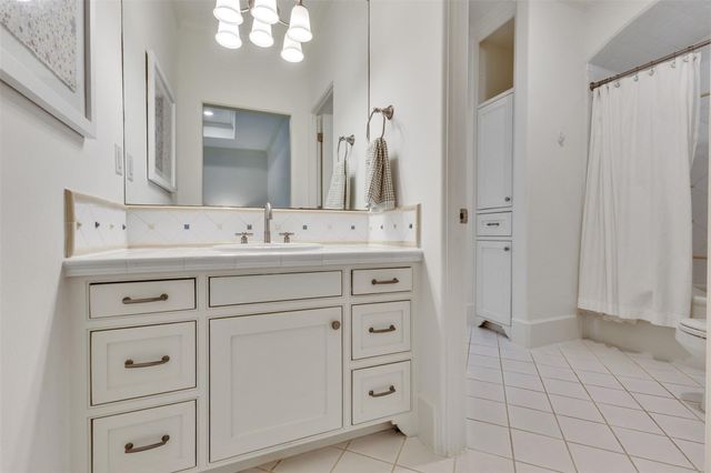 2721 Cason Street, West University Place, TX 77005