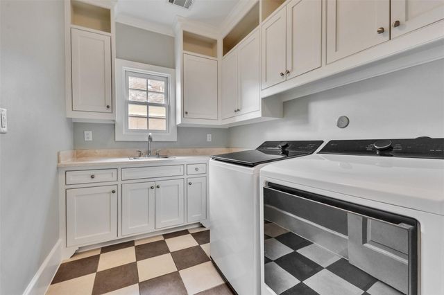 2721 Cason Street, West University Place, TX 77005