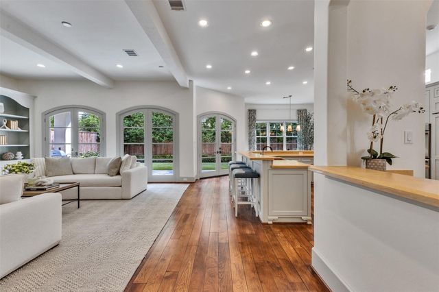 2721 Cason Street, West University Place, TX 77005