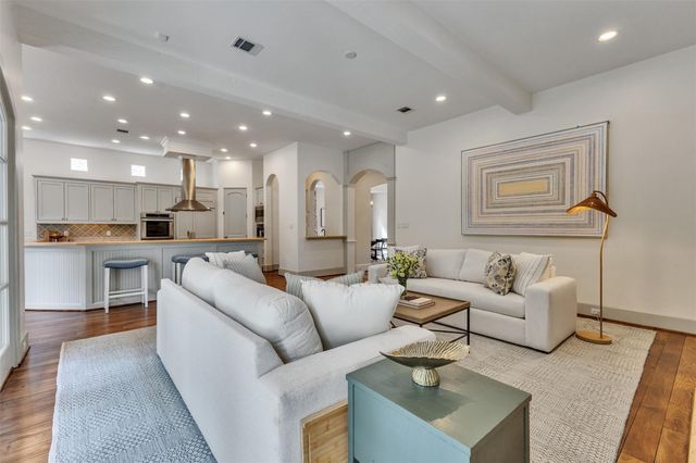 2721 Cason Street, West University Place, TX 77005
