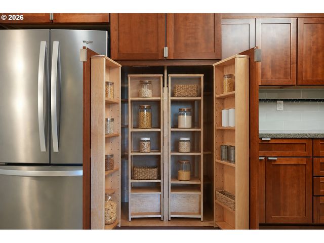 2021 Sw MAIN St 33, Portland, OR 97205