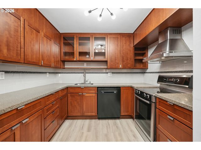 2021 Sw MAIN St 33, Portland, OR 97205