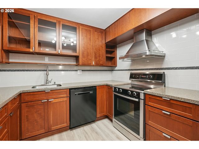 2021 Sw MAIN St 33, Portland, OR 97205