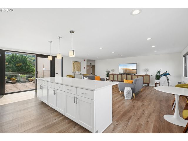2021 Sw MAIN St 33, Portland, OR 97205