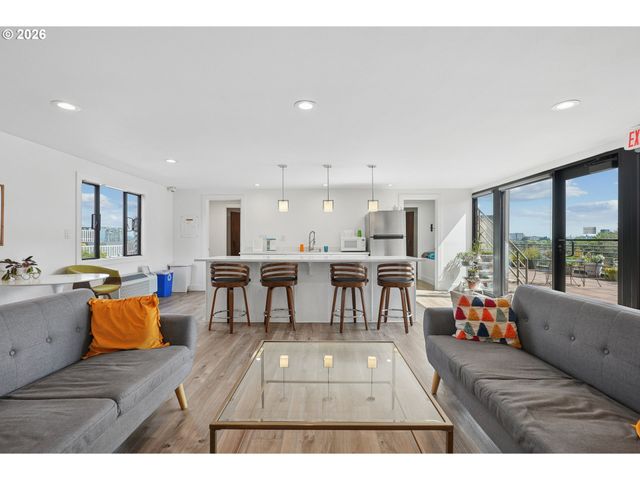 2021 Sw MAIN St 33, Portland, OR 97205